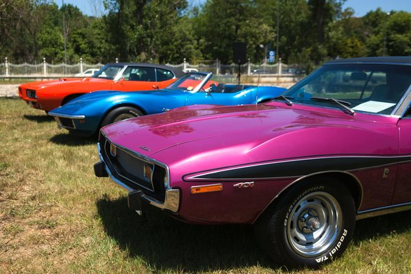 Immersion dans le y2k style : une renaissance de la mode