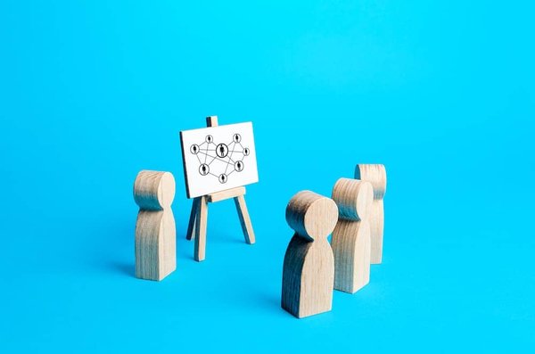 Techniques pour porter des vestes légères pendant la transition automne-hiver